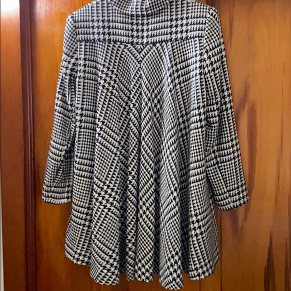 VINTAGE Carlisle wool houndstooth swing coat! - Picture 3 of 4